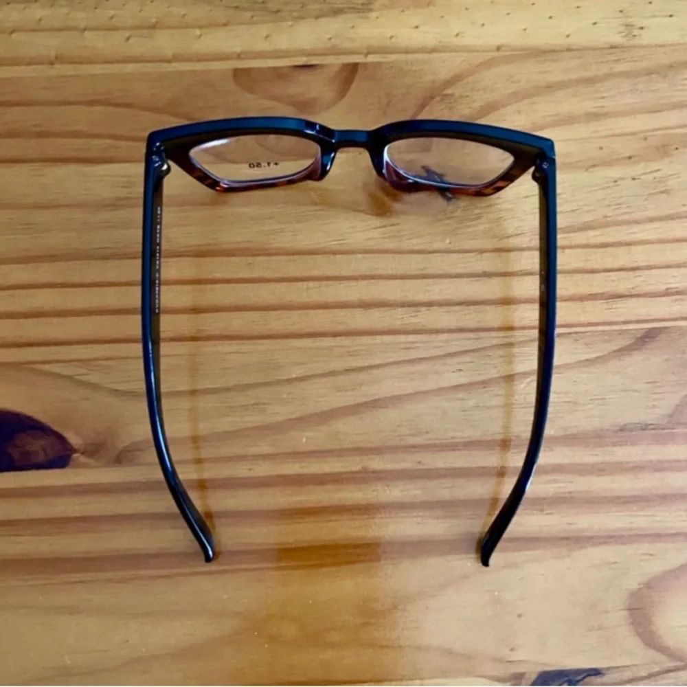 Vince Camuto Brown Tortoiseshell Cat-Eye Readers +1.50. New